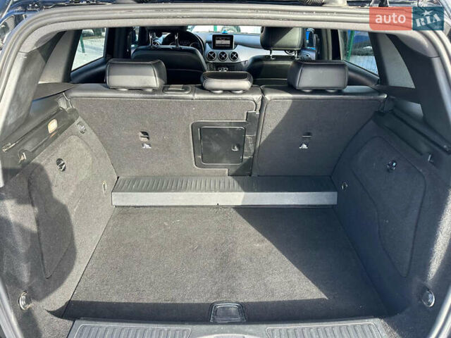 Чорний Мерседес Б-клас, об'ємом двигуна 1.8 л та пробігом 348 тис. км за 12500 $, фото 21 на Automoto.ua