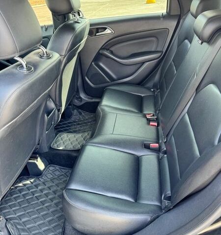 Чорний Мерседес Б-клас, об'ємом двигуна 1.8 л та пробігом 270 тис. км за 11500 $, фото 9 на Automoto.ua