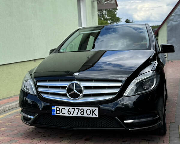 Чорний Мерседес Б-клас, об'ємом двигуна 1.8 л та пробігом 389 тис. км за 9900 $, фото 2 на Automoto.ua