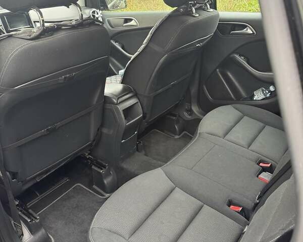 Черный Мерседес Б-класс, объемом двигателя 1.8 л и пробегом 390 тыс. км за 11300 $, фото 4 на Automoto.ua