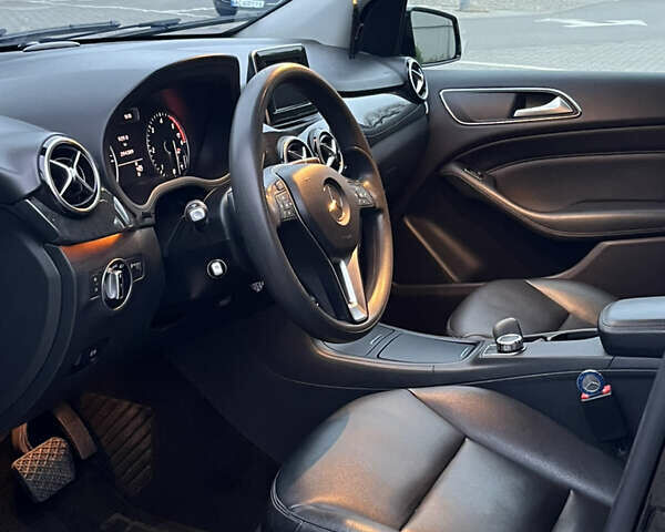 Черный Мерседес Б-класс, объемом двигателя 1.8 л и пробегом 295 тыс. км за 10800 $, фото 17 на Automoto.ua