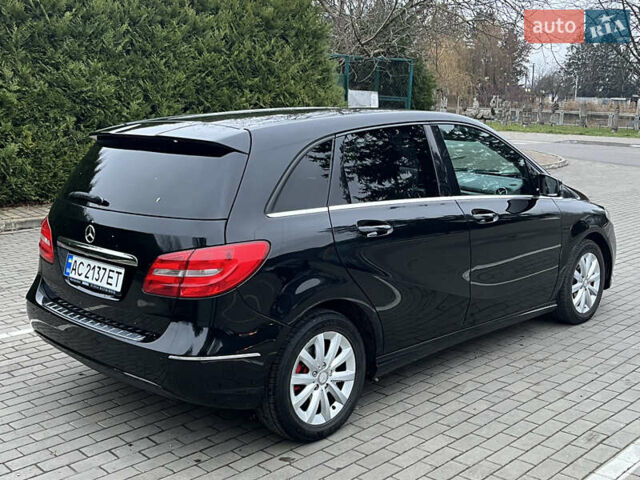 Черный Мерседес Б-класс, объемом двигателя 1.8 л и пробегом 295 тыс. км за 10800 $, фото 9 на Automoto.ua