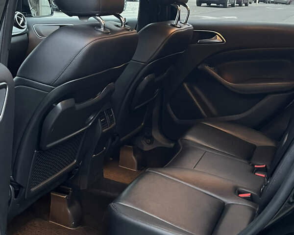 Черный Мерседес Б-класс, объемом двигателя 1.8 л и пробегом 295 тыс. км за 10800 $, фото 16 на Automoto.ua