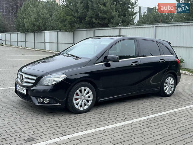 Черный Мерседес Б-класс, объемом двигателя 1.8 л и пробегом 295 тыс. км за 10800 $, фото 4 на Automoto.ua