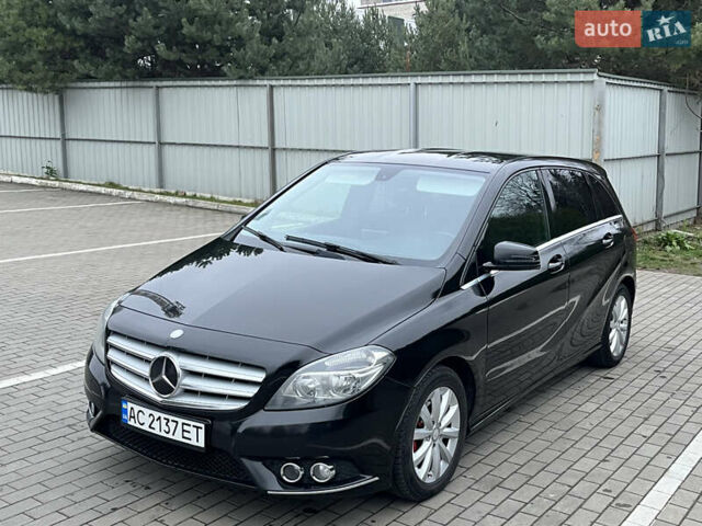 Черный Мерседес Б-класс, объемом двигателя 1.8 л и пробегом 295 тыс. км за 10800 $, фото 2 на Automoto.ua