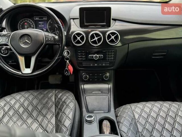 Черный Мерседес Б-класс, объемом двигателя 1.8 л и пробегом 390 тыс. км за 11300 $, фото 5 на Automoto.ua