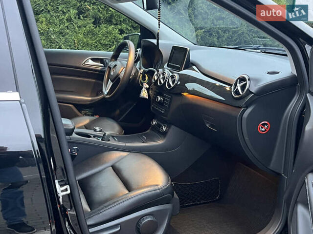 Черный Мерседес Б-класс, объемом двигателя 1.8 л и пробегом 295 тыс. км за 10800 $, фото 12 на Automoto.ua