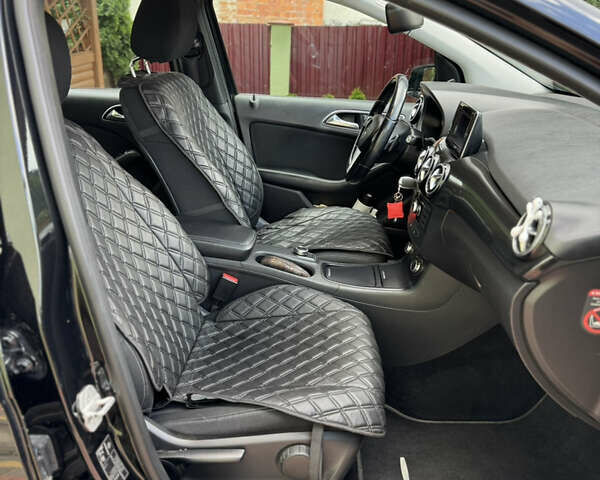 Чорний Мерседес Б-клас, об'ємом двигуна 1.8 л та пробігом 389 тис. км за 9900 $, фото 6 на Automoto.ua