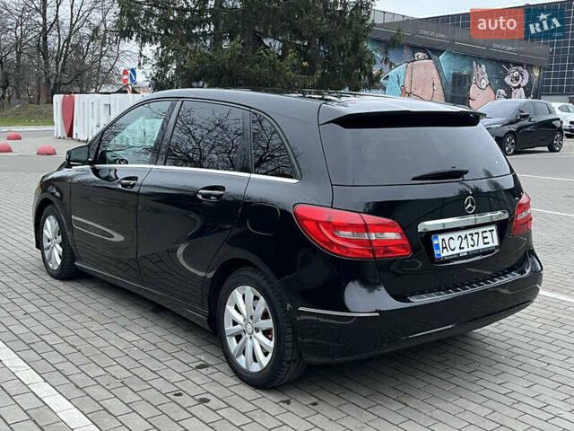 Черный Мерседес Б-класс, объемом двигателя 1.8 л и пробегом 295 тыс. км за 10800 $, фото 5 на Automoto.ua