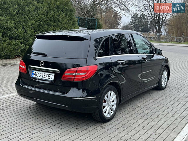 Черный Мерседес Б-класс, объемом двигателя 1.8 л и пробегом 295 тыс. км за 10800 $, фото 7 на Automoto.ua