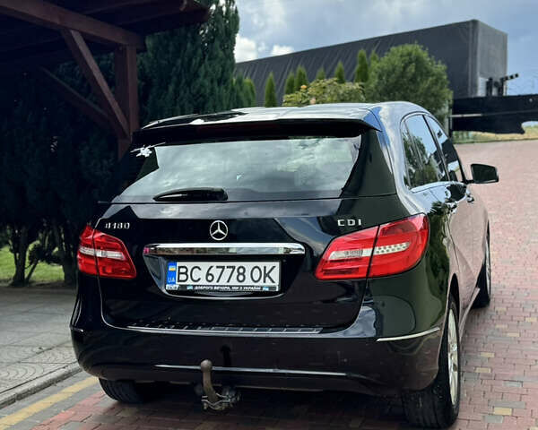 Чорний Мерседес Б-клас, об'ємом двигуна 1.8 л та пробігом 389 тис. км за 9900 $, фото 4 на Automoto.ua