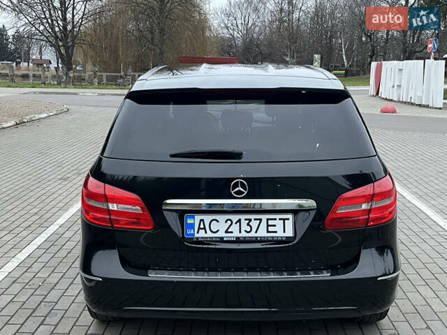 Черный Мерседес Б-класс, объемом двигателя 1.8 л и пробегом 295 тыс. км за 10800 $, фото 6 на Automoto.ua