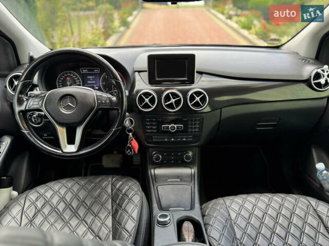 Чорний Мерседес Б-клас, об'ємом двигуна 1.8 л та пробігом 389 тис. км за 9900 $, фото 7 на Automoto.ua