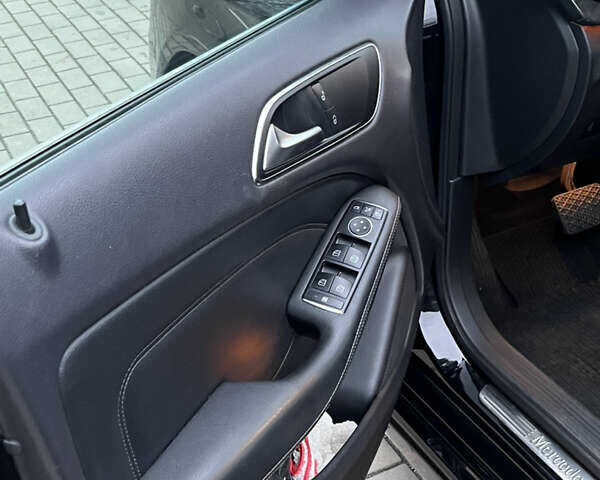 Черный Мерседес Б-класс, объемом двигателя 1.8 л и пробегом 295 тыс. км за 10800 $, фото 19 на Automoto.ua