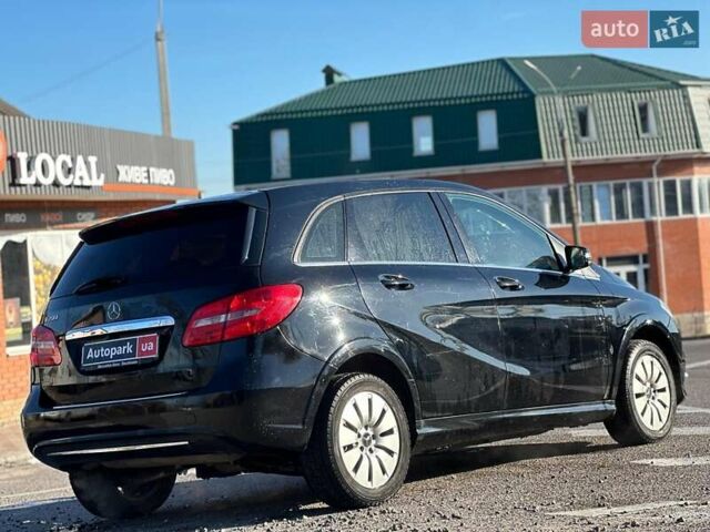 Черный Мерседес Б-класс, объемом двигателя 2 л и пробегом 169 тыс. км за 8590 $, фото 6 на Automoto.ua