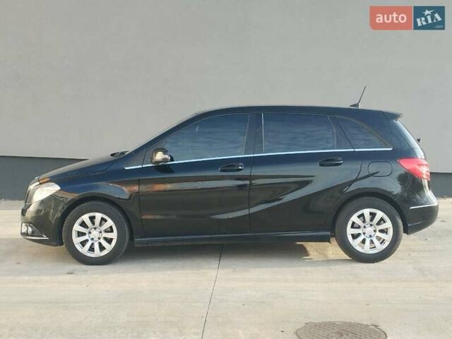 Черный Мерседес Б-класс, объемом двигателя 1.46 л и пробегом 330 тыс. км за 10290 $, фото 9 на Automoto.ua