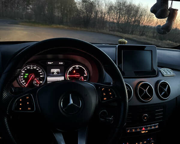 Черный Мерседес Б-класс, объемом двигателя 0 л и пробегом 120 тыс. км за 10000 $, фото 17 на Automoto.ua