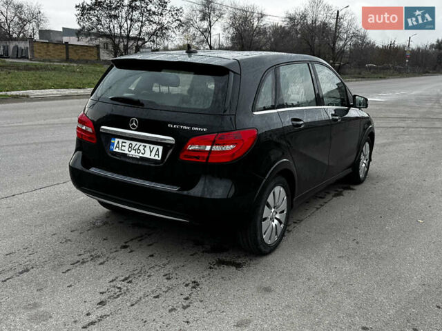 Черный Мерседес Б-класс, объемом двигателя 0 л и пробегом 95 тыс. км за 9700 $, фото 9 на Automoto.ua