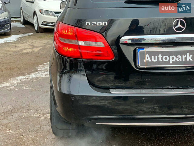 Чорний Мерседес Б-клас, об'ємом двигуна 2 л та пробігом 385 тис. км за 9790 $, фото 12 на Automoto.ua