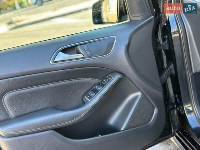 Черный Мерседес Б-класс, объемом двигателя 2 л и пробегом 169 тыс. км за 8590 $, фото 17 на Automoto.ua