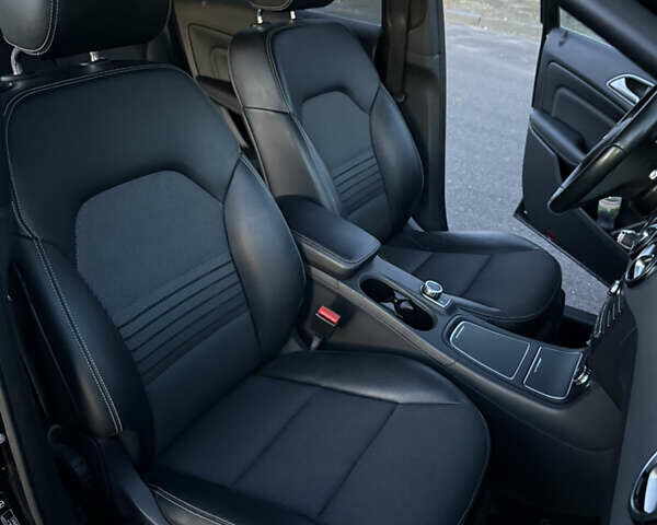 Черный Мерседес Б-класс, объемом двигателя 0 л и пробегом 120 тыс. км за 10000 $, фото 15 на Automoto.ua