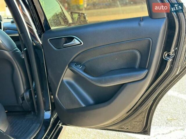 Черный Мерседес Б-класс, объемом двигателя 2 л и пробегом 169 тыс. км за 8590 $, фото 24 на Automoto.ua