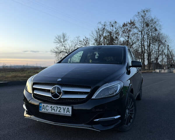 Черный Мерседес Б-класс, объемом двигателя 0 л и пробегом 120 тыс. км за 10000 $, фото 2 на Automoto.ua