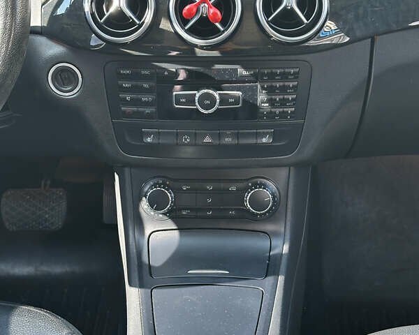 Черный Мерседес Б-класс, объемом двигателя 1.46 л и пробегом 214 тыс. км за 10600 $, фото 19 на Automoto.ua