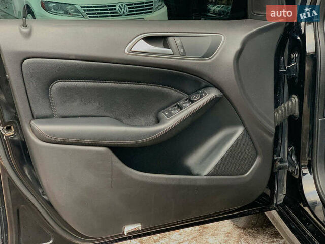 Чорний Мерседес Б-клас, об'ємом двигуна 2 л та пробігом 385 тис. км за 9790 $, фото 18 на Automoto.ua