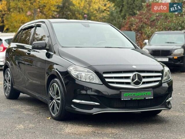 Черный Мерседес Б-класс, объемом двигателя 2 л и пробегом 190 тыс. км за 10900 $, фото 2 на Automoto.ua