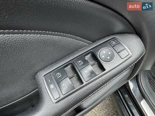 Черный Мерседес Б-класс, объемом двигателя 2 л и пробегом 190 тыс. км за 10900 $, фото 13 на Automoto.ua