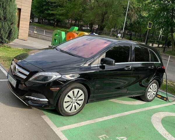 Черный Мерседес Б-класс, объемом двигателя 0 л и пробегом 79 тыс. км за 11999 $, фото 1 на Automoto.ua