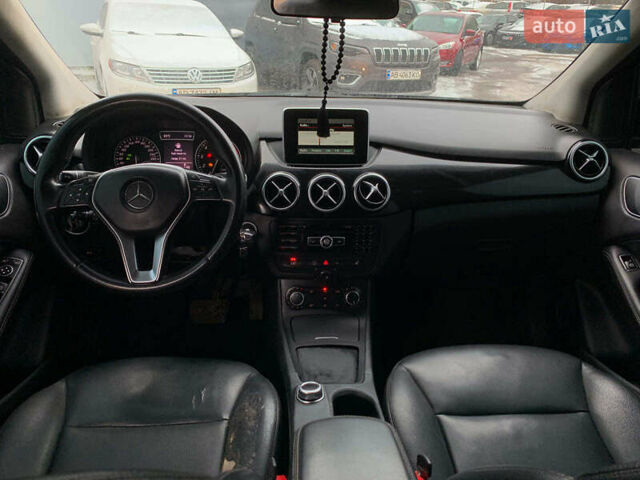 Чорний Мерседес Б-клас, об'ємом двигуна 2 л та пробігом 385 тис. км за 9790 $, фото 26 на Automoto.ua