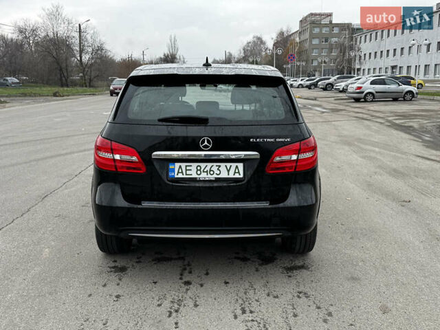 Черный Мерседес Б-класс, объемом двигателя 0 л и пробегом 95 тыс. км за 9700 $, фото 8 на Automoto.ua