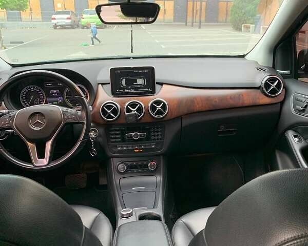 Черный Мерседес Б-класс, объемом двигателя 0 л и пробегом 79 тыс. км за 11999 $, фото 3 на Automoto.ua