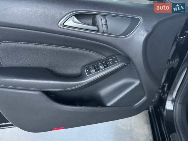 Чорний Мерседес Б-клас, об'ємом двигуна 1.5 л та пробігом 330 тис. км за 9700 $, фото 24 на Automoto.ua