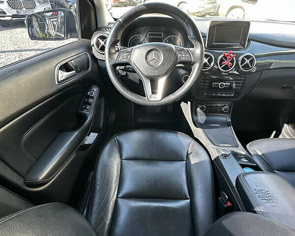 Черный Мерседес Б-класс, объемом двигателя 1.46 л и пробегом 214 тыс. км за 10600 $, фото 18 на Automoto.ua