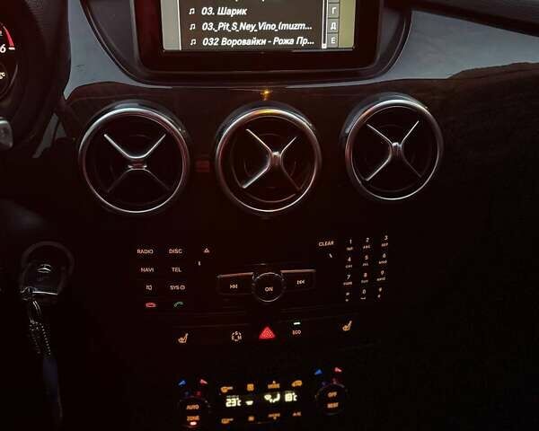 Чорний Мерседес Б-клас, об'ємом двигуна 1.5 л та пробігом 330 тис. км за 9700 $, фото 23 на Automoto.ua