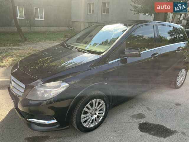 Чорний Мерседес Б-клас, об'ємом двигуна 2 л та пробігом 410 тис. км за 9990 $, фото 2 на Automoto.ua