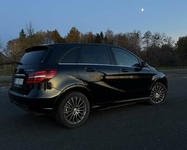 Черный Мерседес Б-класс, объемом двигателя 0 л и пробегом 120 тыс. км за 10000 $, фото 5 на Automoto.ua