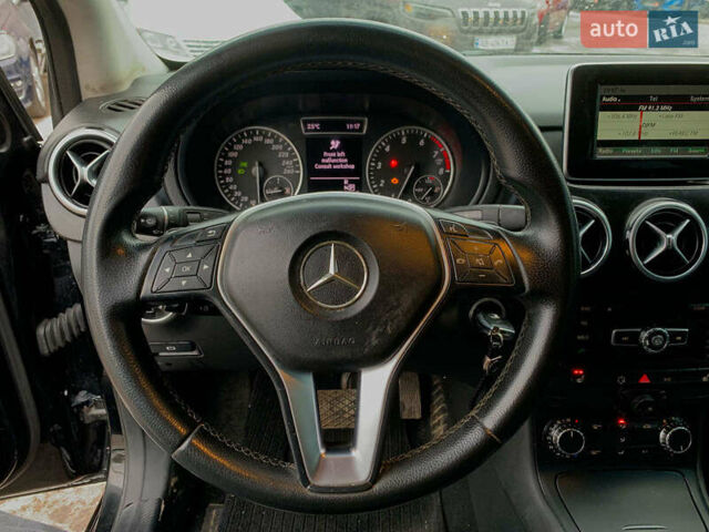 Чорний Мерседес Б-клас, об'ємом двигуна 2 л та пробігом 385 тис. км за 9790 $, фото 29 на Automoto.ua