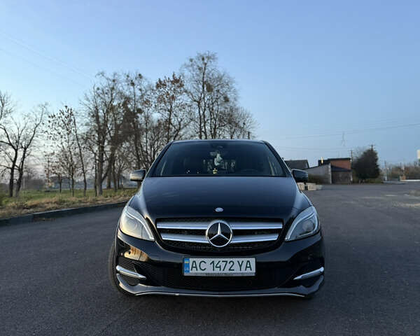 Черный Мерседес Б-класс, объемом двигателя 0 л и пробегом 120 тыс. км за 10000 $, фото 1 на Automoto.ua
