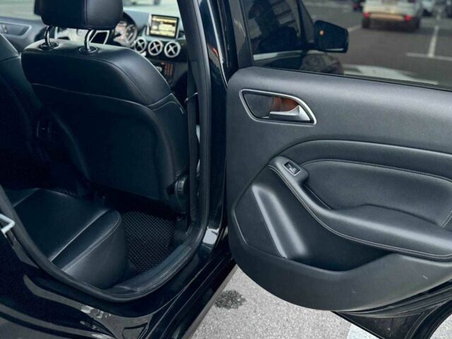 Черный Мерседес Б-класс, объемом двигателя 1.5 л и пробегом 330 тыс. км за 10300 $, фото 9 на Automoto.ua