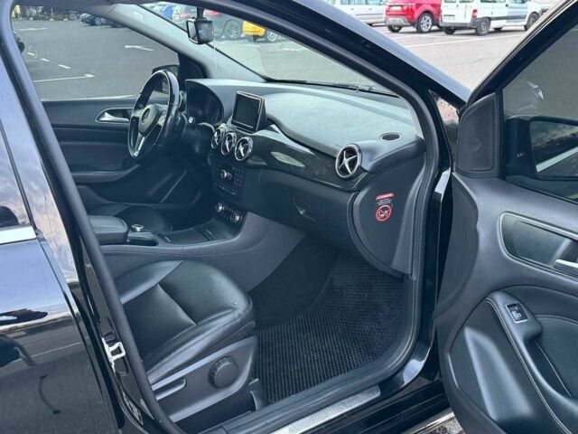 Черный Мерседес Б-класс, объемом двигателя 1.5 л и пробегом 330 тыс. км за 10300 $, фото 19 на Automoto.ua