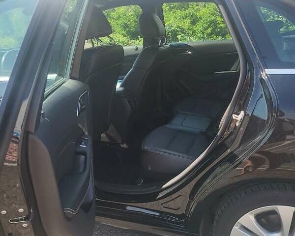 Черный Мерседес Б-класс, объемом двигателя 2 л и пробегом 253 тыс. км за 12500 $, фото 4 на Automoto.ua