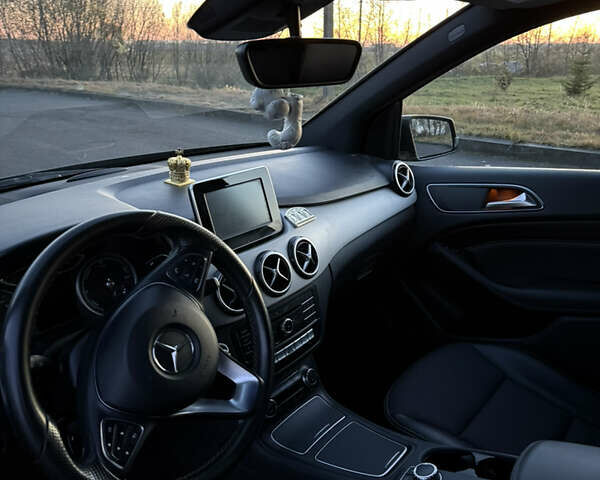 Черный Мерседес Б-класс, объемом двигателя 0 л и пробегом 120 тыс. км за 10000 $, фото 14 на Automoto.ua