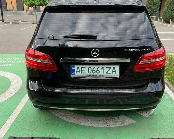 Черный Мерседес Б-класс, объемом двигателя 0 л и пробегом 79 тыс. км за 11999 $, фото 4 на Automoto.ua