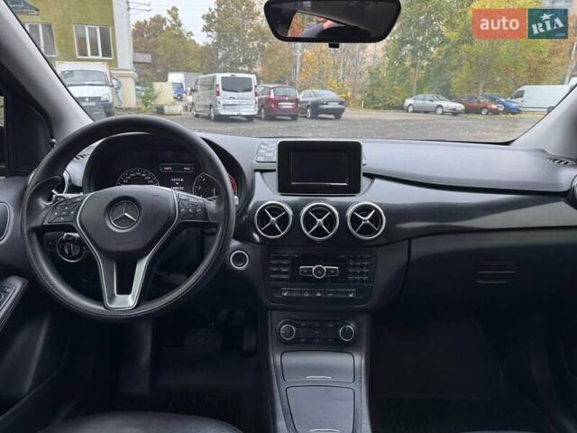 Черный Мерседес Б-класс, объемом двигателя 2 л и пробегом 190 тыс. км за 10900 $, фото 7 на Automoto.ua