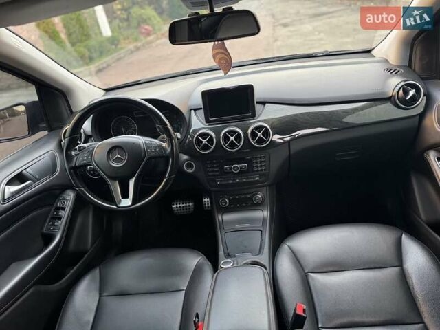 Чорний Мерседес Б-клас, об'ємом двигуна 1.5 л та пробігом 330 тис. км за 9700 $, фото 22 на Automoto.ua