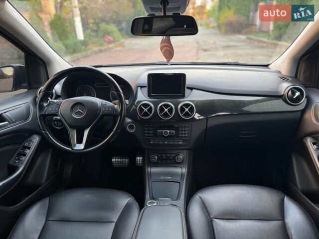 Чорний Мерседес Б-клас, об'ємом двигуна 1.5 л та пробігом 330 тис. км за 10300 $, фото 8 на Automoto.ua